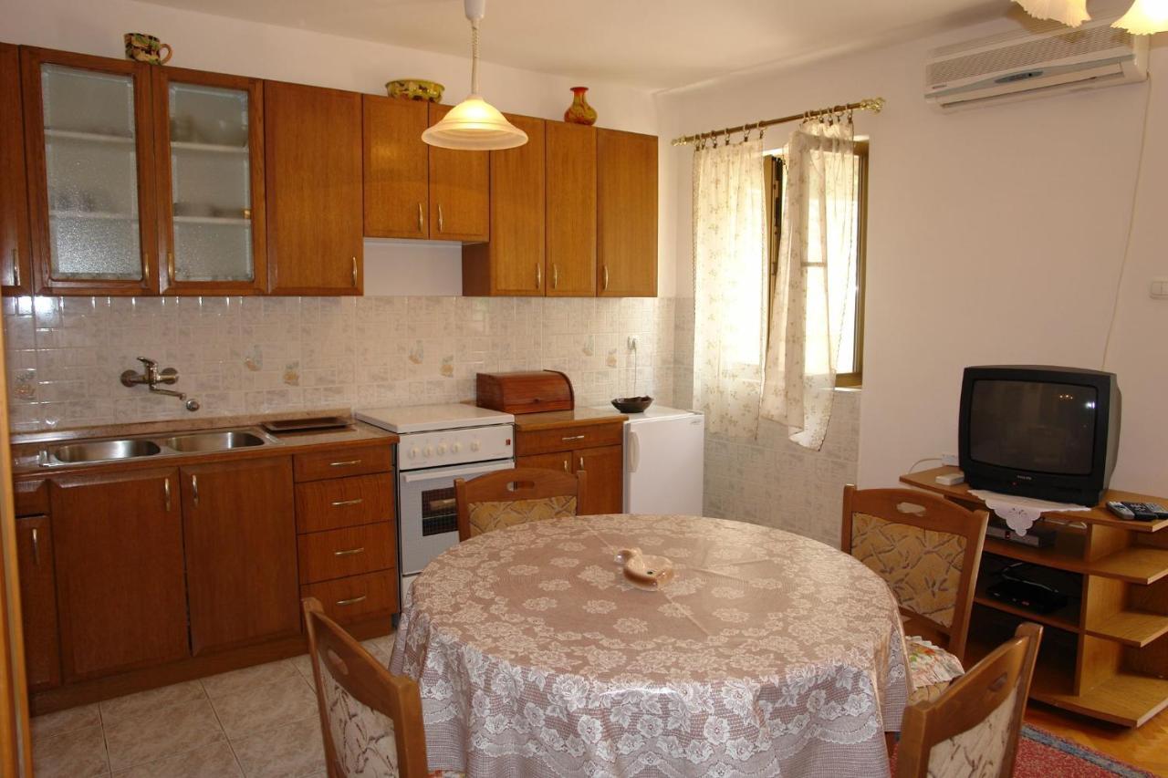 Apartments Nikolina Novi Vinodolski Exterior photo