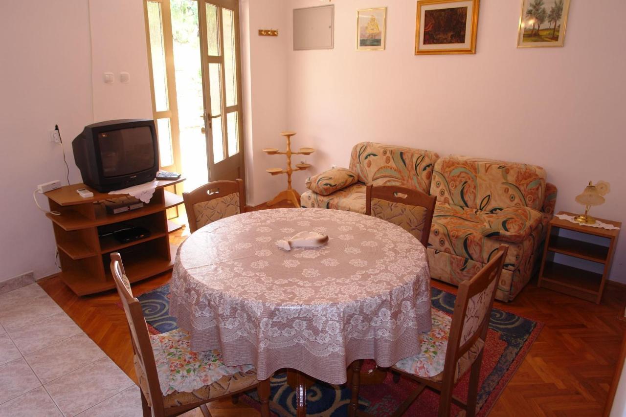 Apartments Nikolina Novi Vinodolski Exterior photo